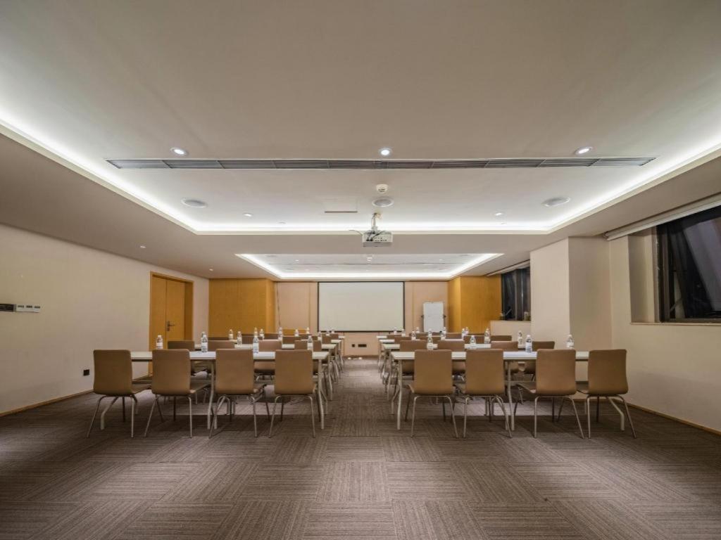 Ji Hotel Chengdu Global Center Екстериор снимка